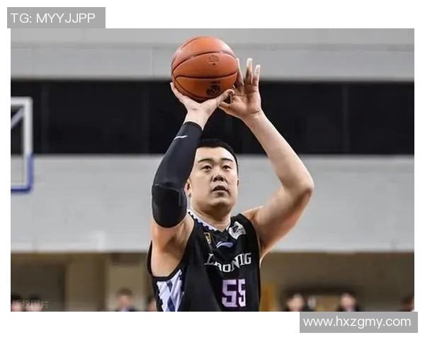 韩德君：从篮球新星到球队核心的成长之路与辉煌成就